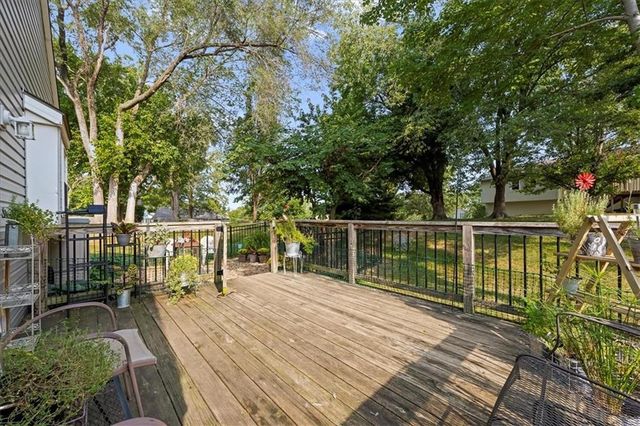 5200 NW Primrose Court, Blue Springs, MO 64015