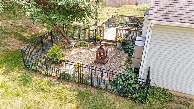 5200 NW Primrose Court, Blue Springs, MO 64015