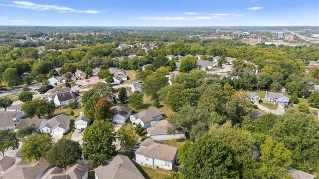 5200 NW Primrose Court, Blue Springs, MO 64015