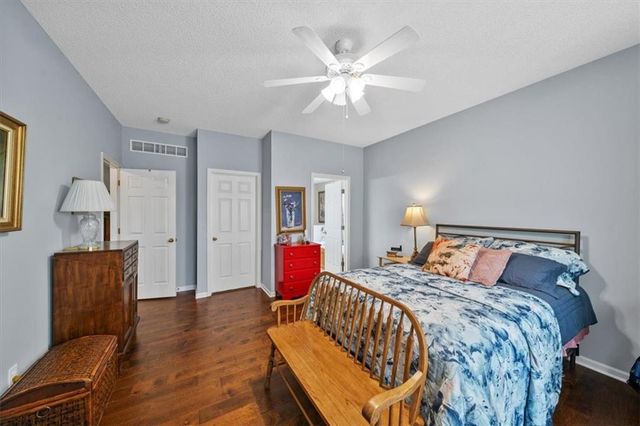 5200 NW Primrose Court, Blue Springs, MO 64015