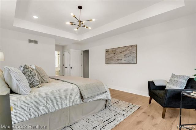 2444 Benjamin Avenue, Royal Oak, MI 48073