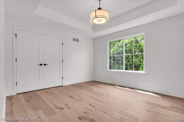 2444 Benjamin Avenue, Royal Oak, MI 48073