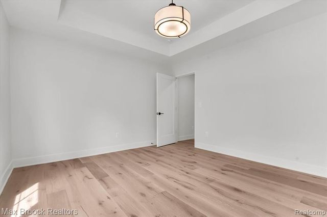 2444 Benjamin Avenue, Royal Oak, MI 48073