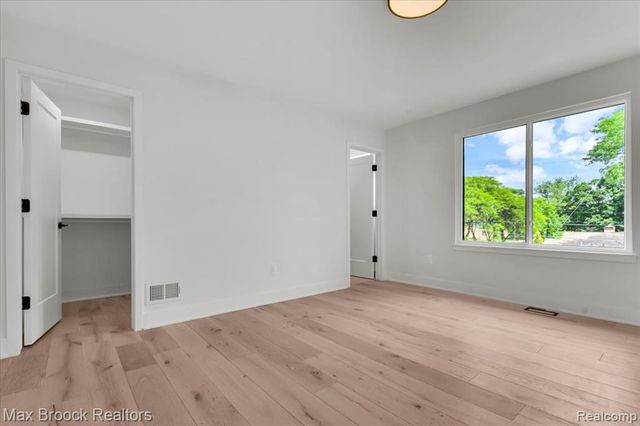 2444 Benjamin Avenue, Royal Oak, MI 48073