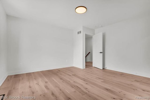 2444 Benjamin Avenue, Royal Oak, MI 48073