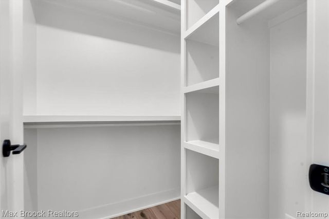 2444 Benjamin Avenue, Royal Oak, MI 48073