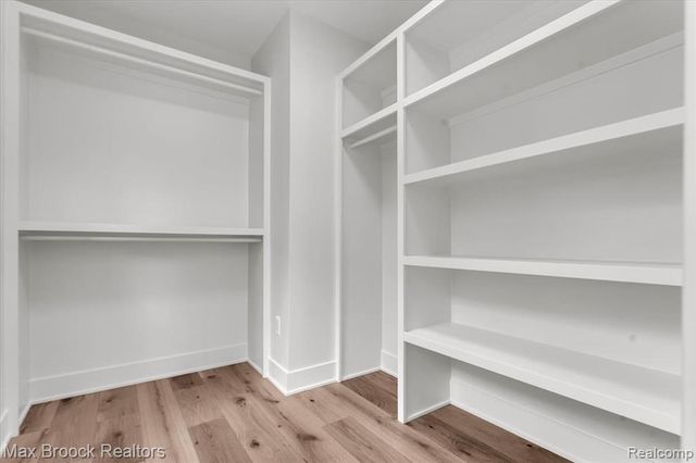 2444 Benjamin Avenue, Royal Oak, MI 48073