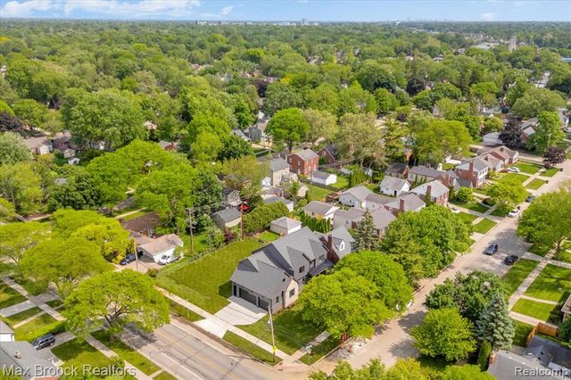 2444 Benjamin Avenue, Royal Oak, MI 48073