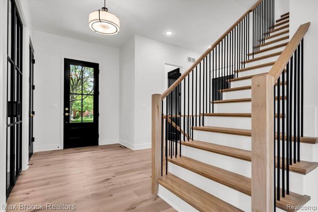 2444 Benjamin Avenue, Royal Oak, MI 48073