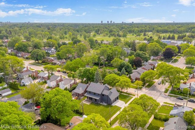 2444 Benjamin Avenue, Royal Oak, MI 48073