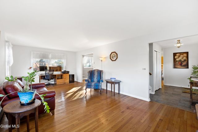 59 Valencia Lane, Clifton Park, NY 12065