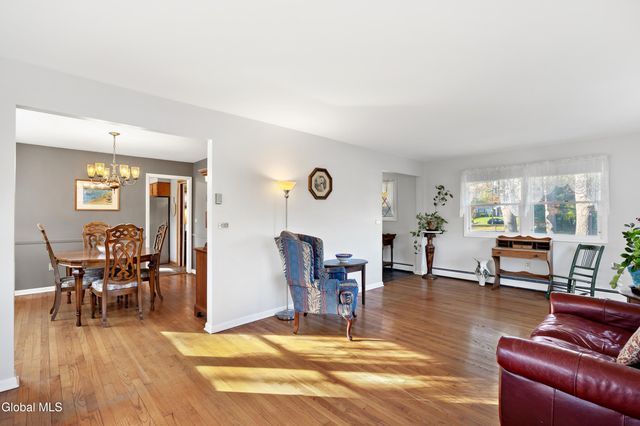 59 Valencia Lane, Clifton Park, NY 12065