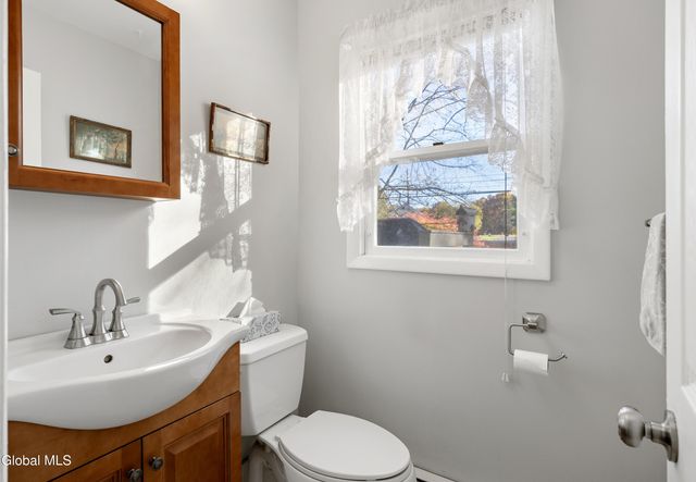 59 Valencia Lane, Clifton Park, NY 12065