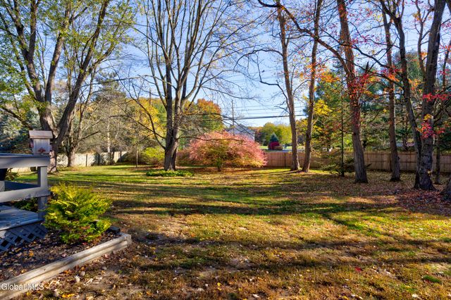 59 Valencia Lane, Clifton Park, NY 12065