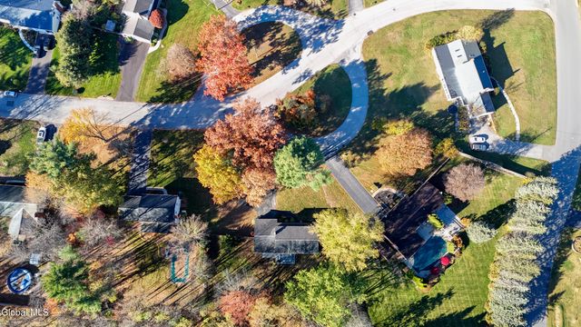 59 Valencia Lane, Clifton Park, NY 12065