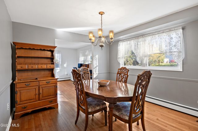 59 Valencia Lane, Clifton Park, NY 12065