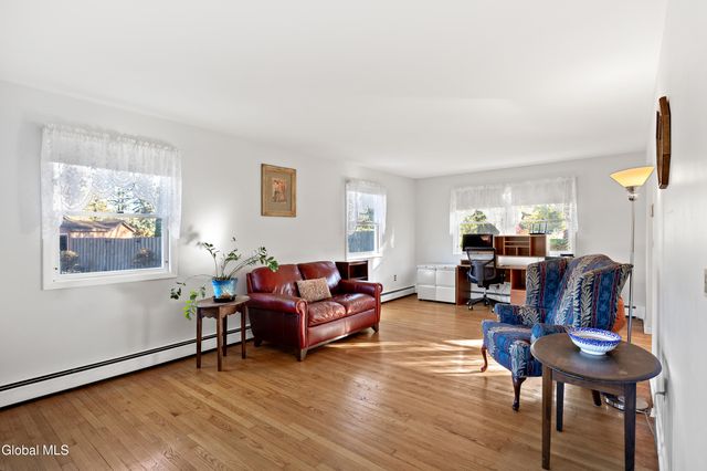 59 Valencia Lane, Clifton Park, NY 12065