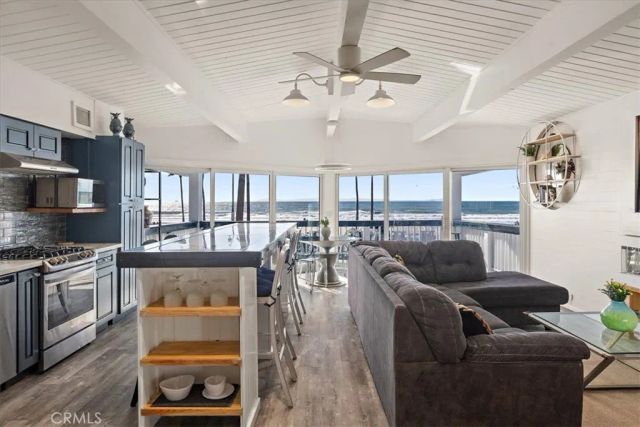 2214 W Oceanfront B, Newport Beach, CA 92663