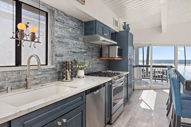 2214 W Oceanfront B, Newport Beach, CA 92663