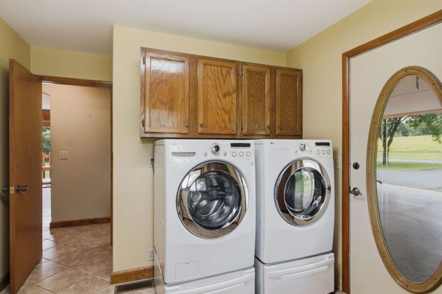 380 McIntosh Rd, Paris, TN 38242