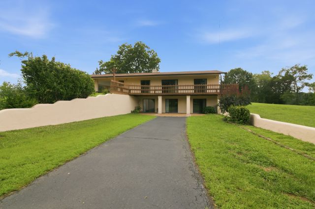 380 McIntosh Rd, Paris, TN 38242