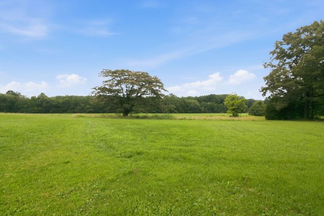 380 McIntosh Rd, Paris, TN 38242