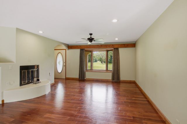 380 McIntosh Rd, Paris, TN 38242