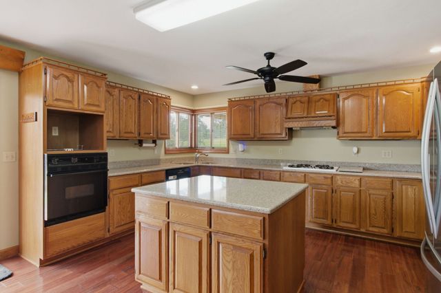 380 McIntosh Rd, Paris, TN 38242