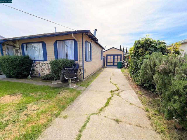 238 Fitzpatrick Rd, Oakland, CA 94603