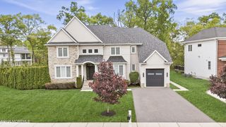 16 Schuster Way, Lakewood, NJ 08701