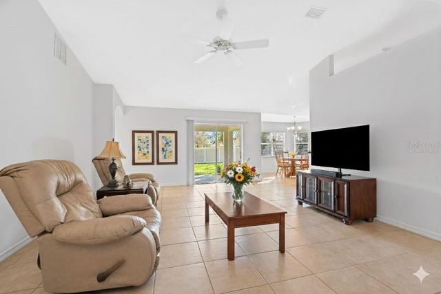 14 LAMOYNE LANE, Palm Coast, FL 32137