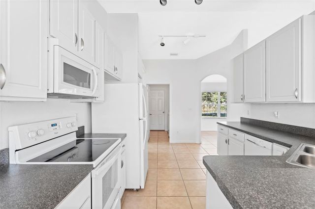 14 LAMOYNE LANE, Palm Coast, FL 32137