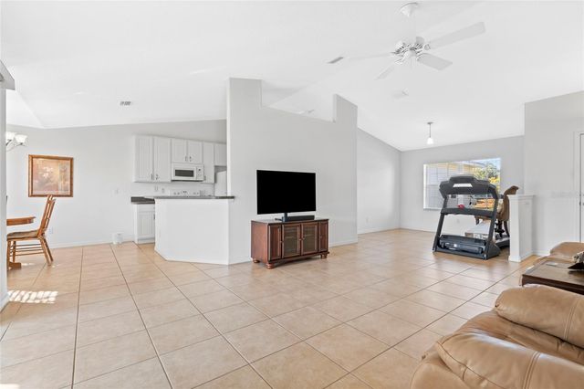 14 LAMOYNE LANE, Palm Coast, FL 32137