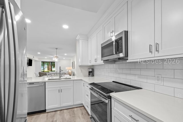 18 Lighthouse Rd Apt 462, Hilton Head Island, SC 29928