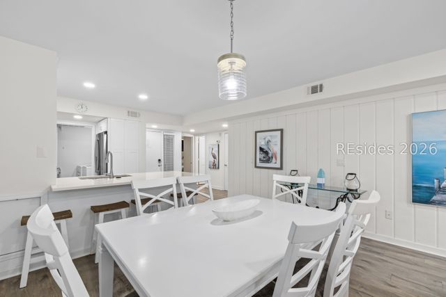 18 Lighthouse Rd Apt 462, Hilton Head Island, SC 29928