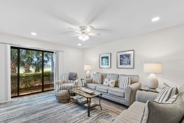 18 Lighthouse Rd Apt 462, Hilton Head Island, SC 29928