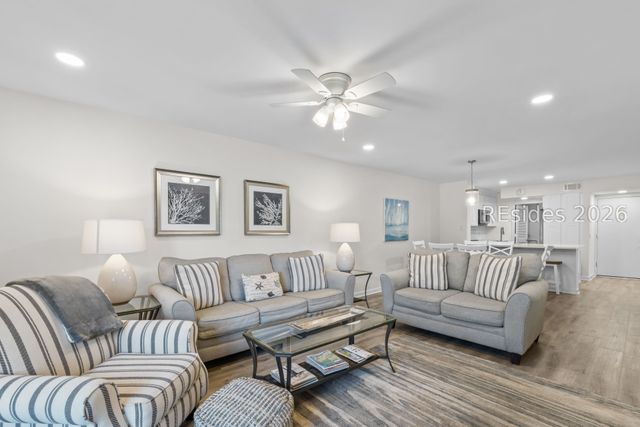 18 Lighthouse Rd Apt 462, Hilton Head Island, SC 29928