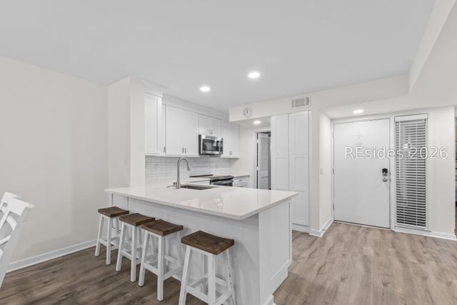 18 Lighthouse Rd Apt 462, Hilton Head Island, SC 29928