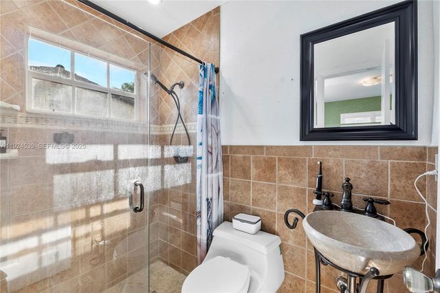 3329 Coolidge St, Hollywood, FL 33021