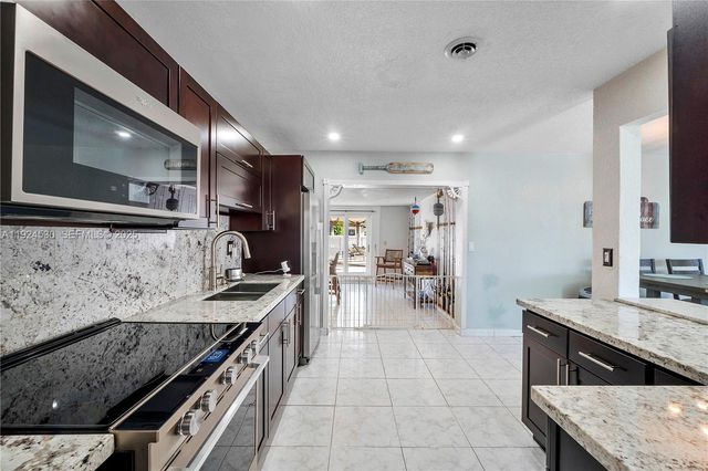 3329 Coolidge St, Hollywood, FL 33021