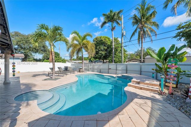 3329 Coolidge St, Hollywood, FL 33021