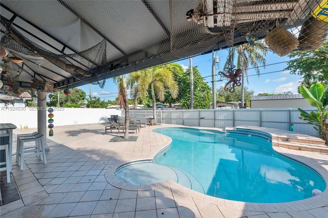 3329 Coolidge St, Hollywood, FL 33021