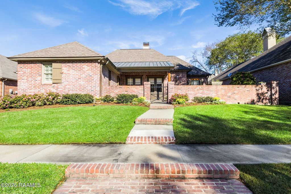 104 Freeport Circle, Lafayette, LA 70508