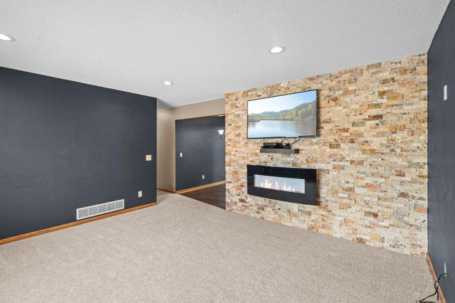 7849 Monroe Street NE, Spring Lake Park, MN 55432