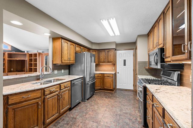 7849 Monroe Street NE, Spring Lake Park, MN 55432