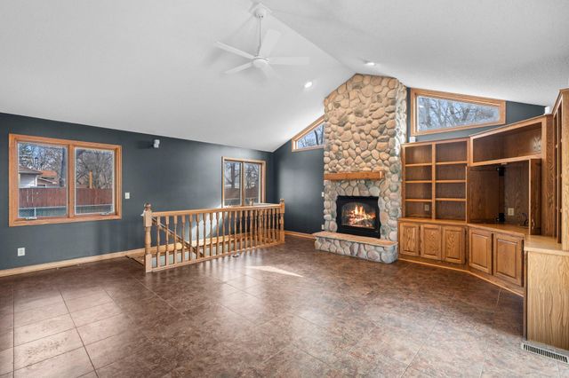 7849 Monroe Street NE, Spring Lake Park, MN 55432