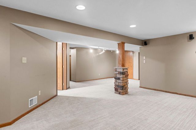 7849 Monroe Street NE, Spring Lake Park, MN 55432