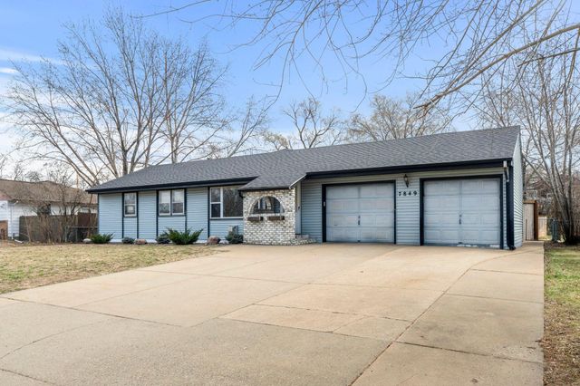 7849 Monroe Street NE, Spring Lake Park, MN 55432