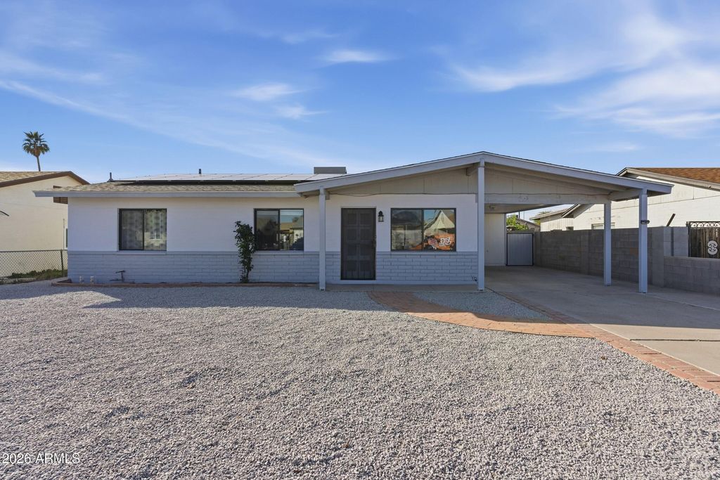 Image 1 of property listing at 18212 N 34TH Lane, Phoenix, AZ 85053