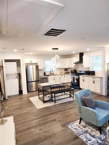 192 Hemphill School Road NW, Atlanta, GA 30331